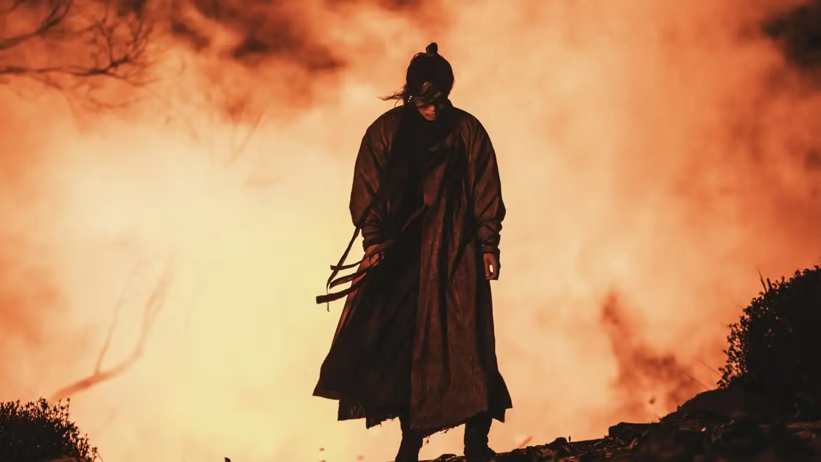 Nam Joo-hyuk como caçador de espíritos em The East Palace