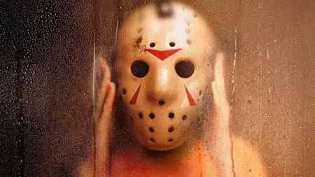 Crystal Lake ambienta a origem de Jason Voorhees em 1971, dez anos antes do filme original Crystal lake