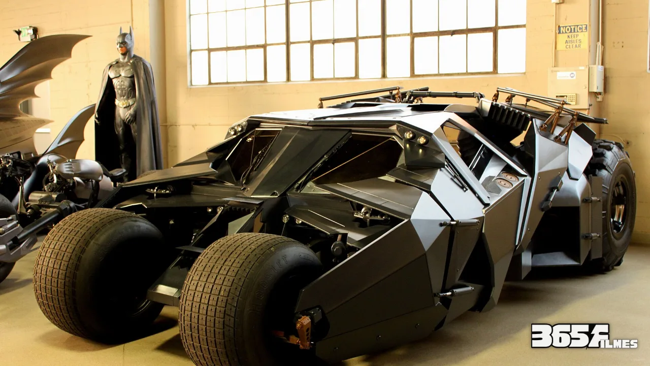 O Tumbler, Batmóvel da trilogia de Christopher Nolan, na Warner Bros. em Hollywood