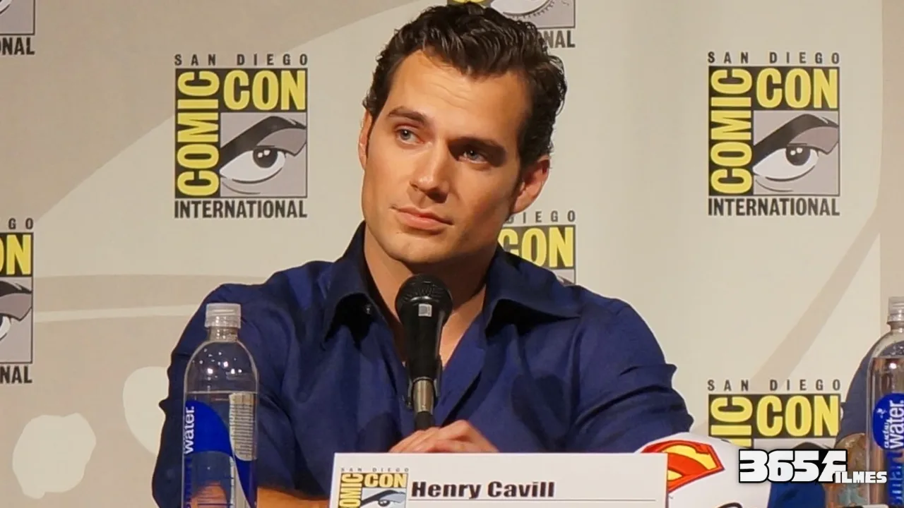 Henry Cavill, o Superman do DCEU, no painel de O Homem de Aço na Comic-Con de 2013