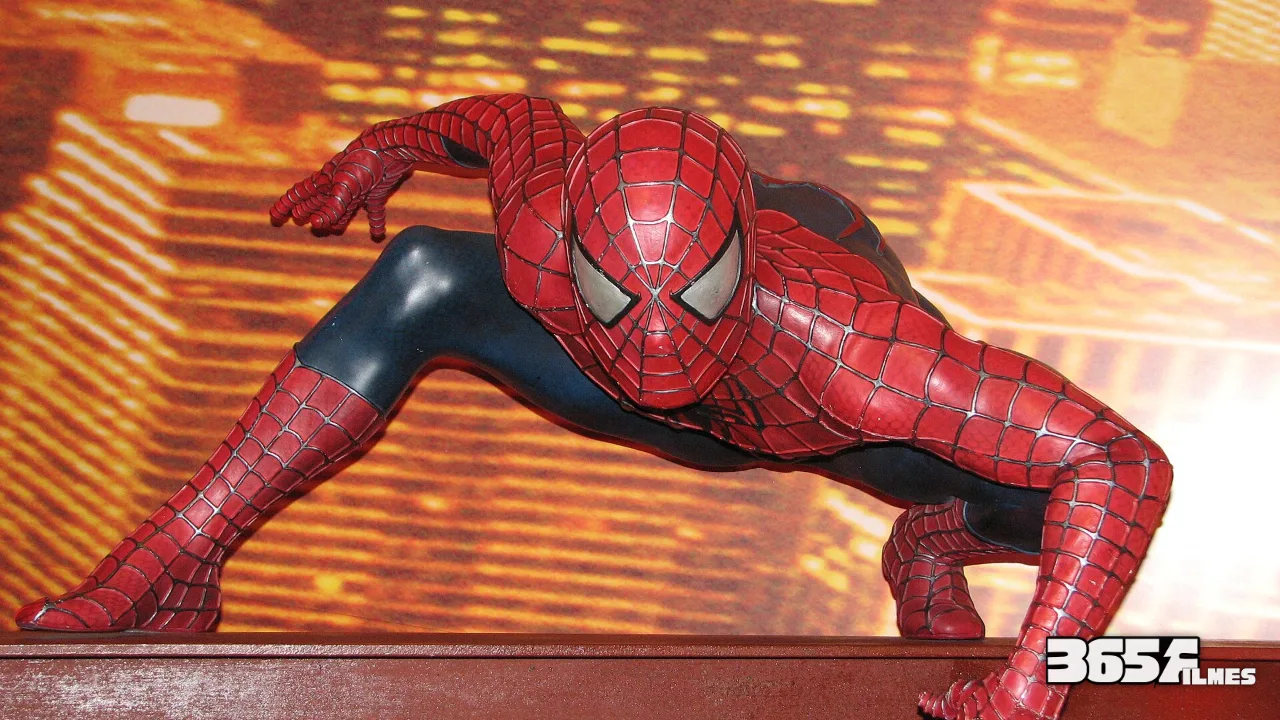 Estátua do Homem-Aranha no museu Madame Tussauds de Londres