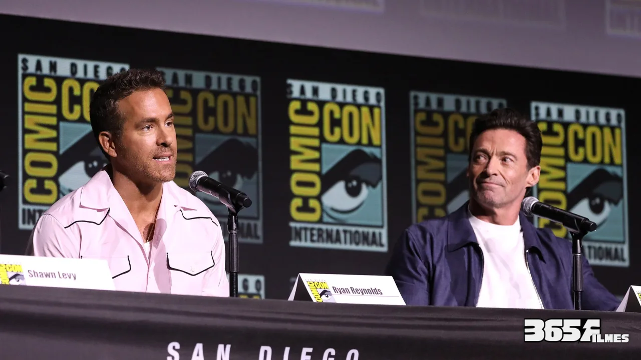 Ryan Reynolds e Hugh Jackman no painel de Deadpool e Wolverine na Comic-Con de 2024